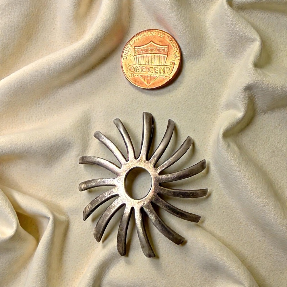 Solid Silver 925 Sunburst Pendant - image 1